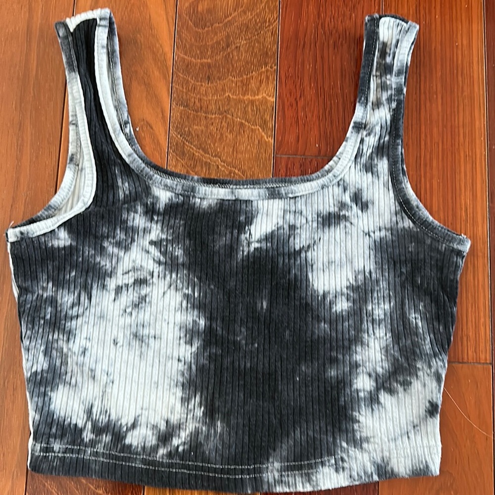 Black/grey/white tank top. Size S.